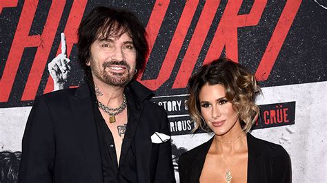 Tommy Lee Brings Wife Brittany Furlan Onstage to Flash Crowd